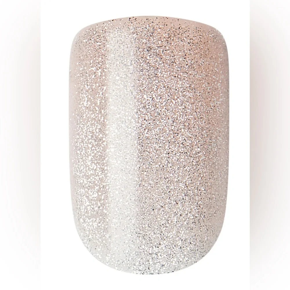 KISS Gel Fantasy Magnetic Press On Nails- Dignity Silver Short Squoval Shape - Picture 4 of 5